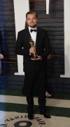 Леонардо ДиКаприо (Leonardo DiCaprio) Vanity Fair Oscar Party hosted by Graydon Carter in Beverly Hills, 28.02.2016 (95xHQ) C171c7472809920