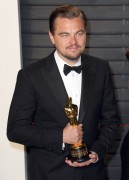 Леонардо ДиКаприо (Leonardo DiCaprio) Vanity Fair Oscar Party hosted by Graydon Carter in Beverly Hills, 28.02.2016 (95xHQ) Ea06a7472809479