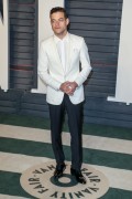 Рами Малек (Rami Malek) Vanity Fair Oscar Party at the Wallis Annenberg Center (Beverly Hills, 28.02.2016) - 19xНQ 28efe2472811553