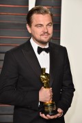 Леонардо ДиКаприо (Leonardo DiCaprio) Vanity Fair Oscar Party hosted by Graydon Carter in Beverly Hills, 28.02.2016 (95xHQ) 625ae9472810149