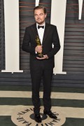 Леонардо ДиКаприо (Leonardo DiCaprio) Vanity Fair Oscar Party hosted by Graydon Carter in Beverly Hills, 28.02.2016 (95xHQ) 6ba4c9472810073