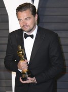 Леонардо ДиКаприо (Leonardo DiCaprio) Vanity Fair Oscar Party hosted by Graydon Carter in Beverly Hills, 28.02.2016 (95xHQ) Db9e6e472810599