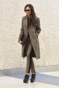 Виктория Бекхэм (Victoria Beckham) Arriving At JFK Airport in New York, 06.02.2016 (9xHQ) 7794a0472904245