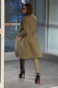 Виктория Бекхэм (Victoria Beckham) Arriving At JFK Airport in New York, 06.02.2016 (9xHQ) Cb4f2d472904262