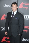 Генри Кавилл (Henry Cavill) 'Batman V Superman Dawn Of Justice' New York premiere at Radio City Music Hall in New York (March 20, 2016) - 270xHQ Faad57473366640