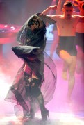 Лэди Гага (Lady Gaga) American Idol Performance (2010.05.05.) - 18xHQ 143e10473500030