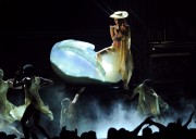 Лэди Гага (Lady Gaga) 53rd Annual GRAMMY Awards, show (2011-02-13) - 199xHQ 7c9403473507090