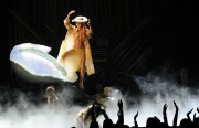 Лэди Гага (Lady Gaga) 53rd Annual GRAMMY Awards, show (2011-02-13) - 199xHQ 8c8a3e473508996
