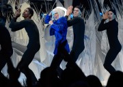 Лэди Гага (Lady Gaga) MTV Video Music Awards at the Barclays Center, show (New York, 25.08.2013) - 276xHQ 059451473523495