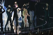 Лэди Гага (Lady Gaga) MTV Video Music Awards at the Barclays Center, show (New York, 25.08.2013) - 276xHQ 3d337c473523125