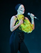 Лэди Гага (Lady Gaga) MTV Video Music Awards at the Barclays Center, show (New York, 25.08.2013) - 276xHQ 437856473526083