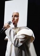 Лэди Гага (Lady Gaga) MTV Video Music Awards at the Barclays Center, show (New York, 25.08.2013) - 276xHQ 5afa04473526042