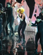 Лэди Гага (Lady Gaga) MTV Video Music Awards at the Barclays Center, show (New York, 25.08.2013) - 276xHQ 5be737473527381