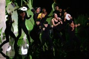 Лэди Гага (Lady Gaga) MTV Video Music Awards at the Barclays Center, show (New York, 25.08.2013) - 276xHQ 779383473523647