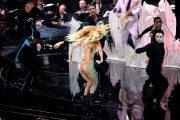 Лэди Гага (Lady Gaga) MTV Video Music Awards at the Barclays Center, show (New York, 25.08.2013) - 276xHQ 863361473524306