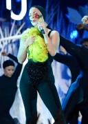 Лэди Гага (Lady Gaga) MTV Video Music Awards at the Barclays Center, show (New York, 25.08.2013) - 276xHQ Cd18c3473525101