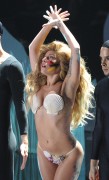 Лэди Гага (Lady Gaga) MTV Video Music Awards at the Barclays Center, show (New York, 25.08.2013) - 276xHQ Dbc07d473527440