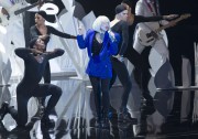 Лэди Гага (Lady Gaga) MTV Video Music Awards at the Barclays Center, show (New York, 25.08.2013) - 276xHQ E932b9473523909