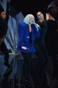 Лэди Гага (Lady Gaga) MTV Video Music Awards at the Barclays Center, show (New York, 25.08.2013) - 276xHQ Ecfaa5473526294