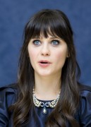 Зои Дешанель (Zooey Deschanel) Yes Man press conference portraits by Leo Rigah (04.12.08) - 8xHQ 4521a2473567320