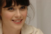 Зои Дешанель (Zooey Deschanel) The Hitchhiker's Guide to the Galaxy press conference portraits by Yoram Kahana (16.04.2005) - 17xHQ 8fbe8d473567092