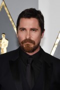 Кристиан Бэйл (Christian Bale) 88th Annual Academy Awards held at the Dolby Theatre in Hollywood, Los Angeles, California (February 28, 2016) - 42xHQ 7cecb1474716448