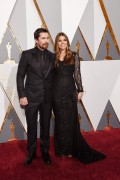 Кристиан Бэйл (Christian Bale) 88th Annual Academy Awards held at the Dolby Theatre in Hollywood, Los Angeles, California (February 28, 2016) - 42xHQ Ac1f37474716405