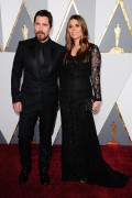 Кристиан Бэйл (Christian Bale) 88th Annual Academy Awards held at the Dolby Theatre in Hollywood, Los Angeles, California (February 28, 2016) - 42xHQ Af501d474716102