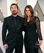 Кристиан Бэйл (Christian Bale) 88th Annual Academy Awards held at the Dolby Theatre in Hollywood, Los Angeles, California (February 28, 2016) - 42xHQ B8e900474716643