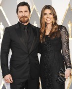 Кристиан Бэйл (Christian Bale) 88th Annual Academy Awards held at the Dolby Theatre in Hollywood, Los Angeles, California (February 28, 2016) - 42xHQ Ce292e474716525