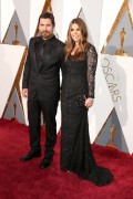 Кристиан Бэйл (Christian Bale) 88th Annual Academy Awards held at the Dolby Theatre in Hollywood, Los Angeles, California (February 28, 2016) - 42xHQ E0bb90474716190