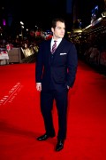 Генри Кавилл (Henry Cavill) European Premiere of 'Batman V Superman Dawn Of Justice' at Odeon Leicester Square in London (March 22, 2016) - 109xHQ E3792f474715200