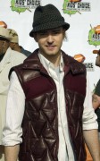 Джастин Тимберлэйк (Justin Timberlake) Nickelodeon's 16th Annual Kids' Choice Awards - Arrivals, Santa Monica (12.04.2003) (8xHQ) 03c051475689247