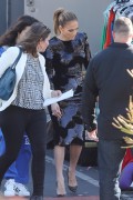 Дженнифер Лопез (Jennifer Lopez) arriving to set of 'American Idol' in Los Angeles (March 24, 2016) - 28xHQ 0d3739475816325
