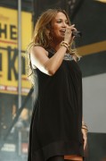 Дженнифер Лопез (Jennifer Lopez) Performs on Good Morning America’s Fal - 168xHQ 31e997475817179