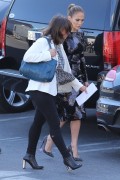 Дженнифер Лопез (Jennifer Lopez) arriving to set of 'American Idol' in Los Angeles (March 24, 2016) - 28xHQ 4e4ed8475816245