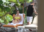 Дженнифер Лопез (Jennifer Lopez) At a pool - Miami, Florida - August 30, 2012 - 16xHQ 51a032475815682