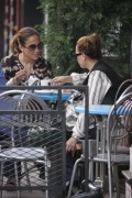 Дженнифер Лопез (Jennifer Lopez) enjoying some cappuccino in the West Village - 31xHQ Addae2475818317