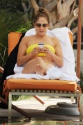 Дженнифер Лопез (Jennifer Lopez) At a pool - Miami, Florida - August 30, 2012 - 16xHQ Df95da475815679