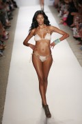 Джессика Уайт (Jessica White) Beach Bunny Swimwear Fashion Show 2011 - 15xHQ 14b126476209834