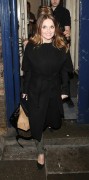 Джери Холливелл (Geri Halliwell) leaves a theatre in Covent Garden London, 20.03.2016 - 31xHQ 5c4f84476464385