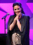Деми Ловато (Demi Lovato) performing & accepting her Vanguard award at the GLAAD Media Awards in Los Angeles, show, 02.04.2016 (51xHQ) 060c25476562785