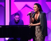 Деми Ловато (Demi Lovato) performing & accepting her Vanguard award at the GLAAD Media Awards in Los Angeles, show, 02.04.2016 (51xHQ) 25643f476562778