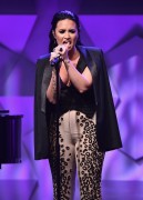 Деми Ловато (Demi Lovato) performing & accepting her Vanguard award at the GLAAD Media Awards in Los Angeles, show, 02.04.2016 (51xHQ) 2addc1476561919