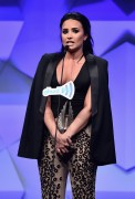 Деми Ловато (Demi Lovato) performing & accepting her Vanguard award at the GLAAD Media Awards in Los Angeles, show, 02.04.2016 (51xHQ) 45f77e476562548
