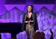 Деми Ловато (Demi Lovato) performing & accepting her Vanguard award at the GLAAD Media Awards in Los Angeles, show, 02.04.2016 (51xHQ) 511611476561904