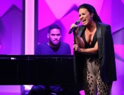 Деми Ловато (Demi Lovato) performing & accepting her Vanguard award at the GLAAD Media Awards in Los Angeles, show, 02.04.2016 (51xHQ) 609ece476562759