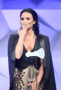 Деми Ловато (Demi Lovato) performing & accepting her Vanguard award at the GLAAD Media Awards in Los Angeles, show, 02.04.2016 (51xHQ) 6379c5476562351