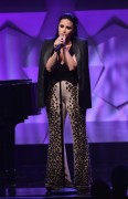 Деми Ловато (Demi Lovato) performing & accepting her Vanguard award at the GLAAD Media Awards in Los Angeles, show, 02.04.2016 (51xHQ) 78b798476562065
