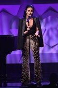 Деми Ловато (Demi Lovato) performing & accepting her Vanguard award at the GLAAD Media Awards in Los Angeles, show, 02.04.2016 (51xHQ) 7cf332476562079